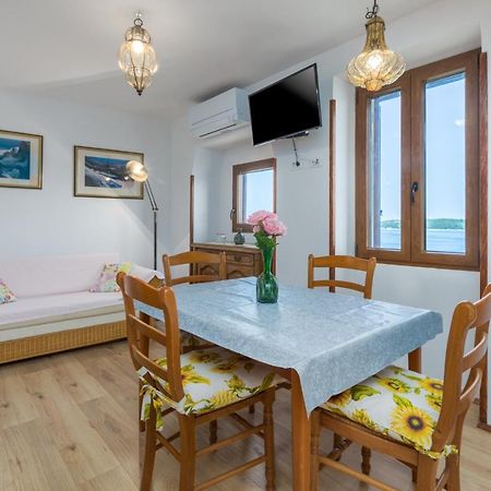 Apartment Lanterna Veneziana Rovinj Exterior photo