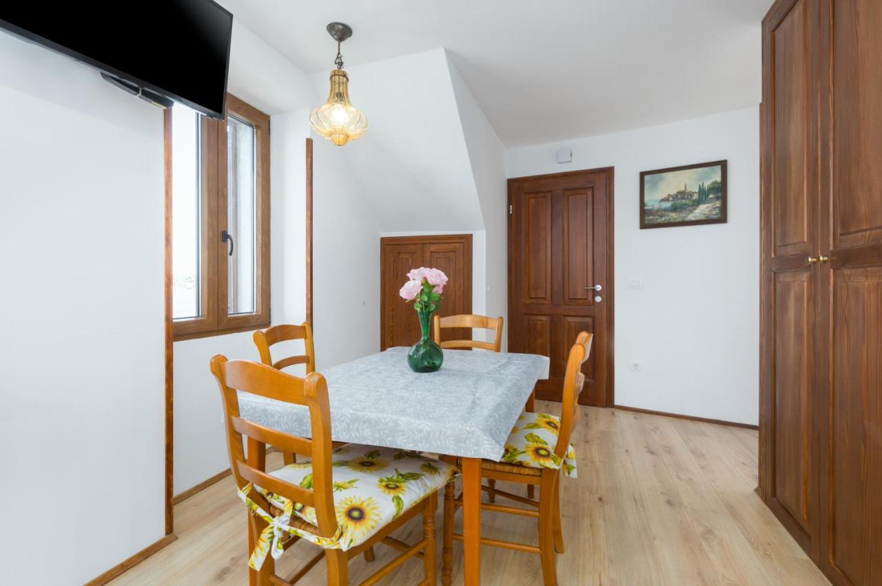 Apartment Lanterna Veneziana Rovinj Exterior photo